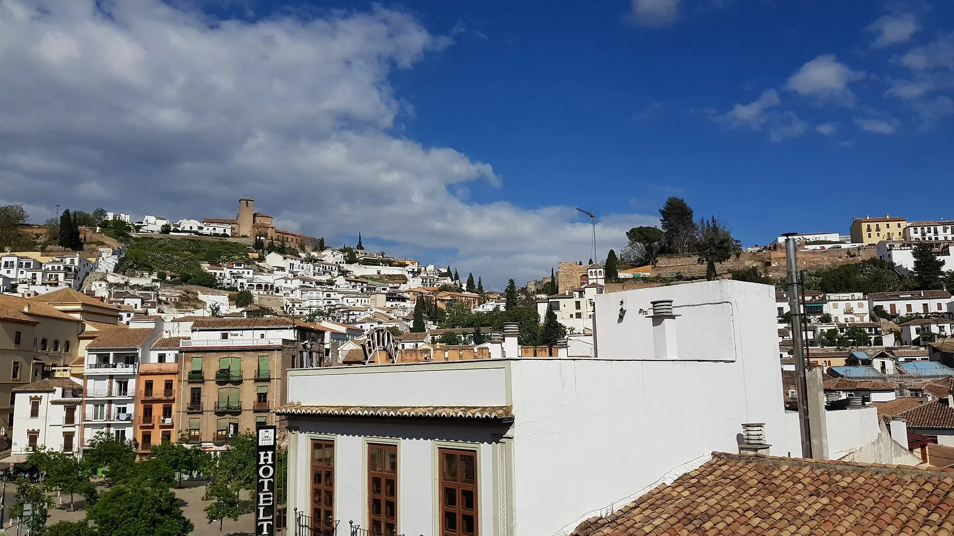El Palacio De La Sultana Granada